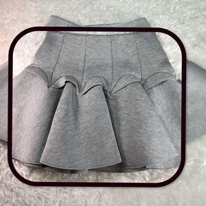 H&M WOMENS GRAY NEOPRENE SCUBA SKIRT 10